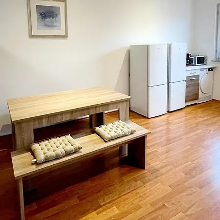 Daire 2-zimmer In , 6 Personen